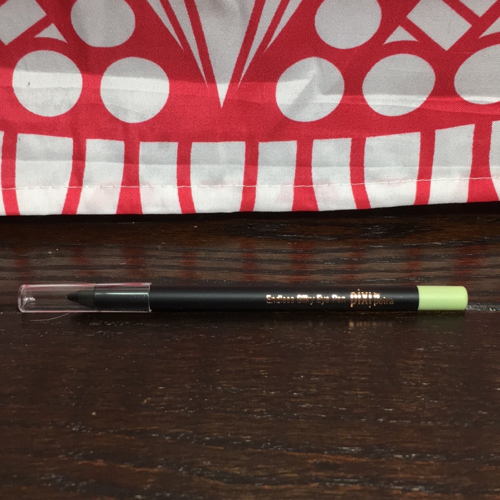 Black eye pencil